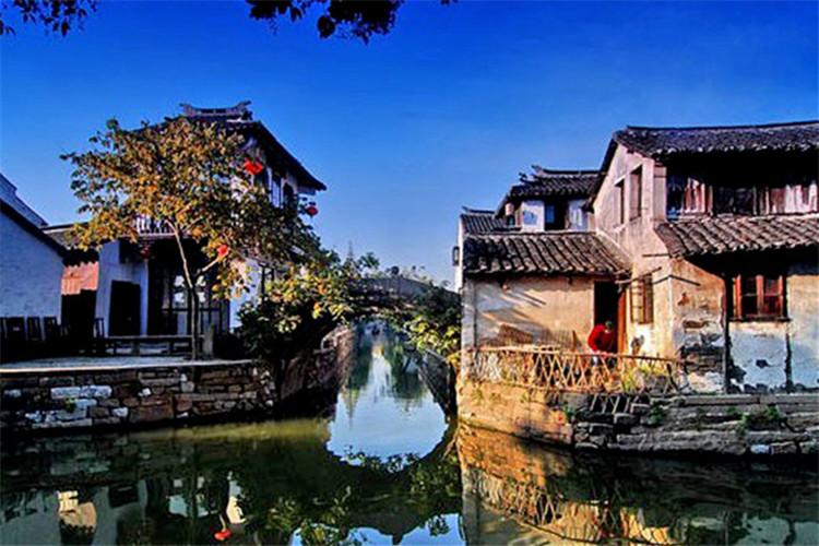 我来深圳几年了，一事无成，还要找家里要钱，也没谈过恋爱，该怎么办？游戏画面